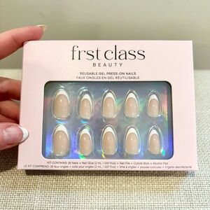 Frst Class Beauty Reusable Gel Press-On Nails - It Girl